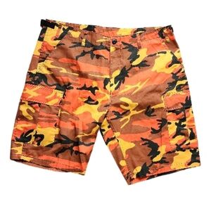 Backbone Camo Cargo Shorts Men's Size 40‎